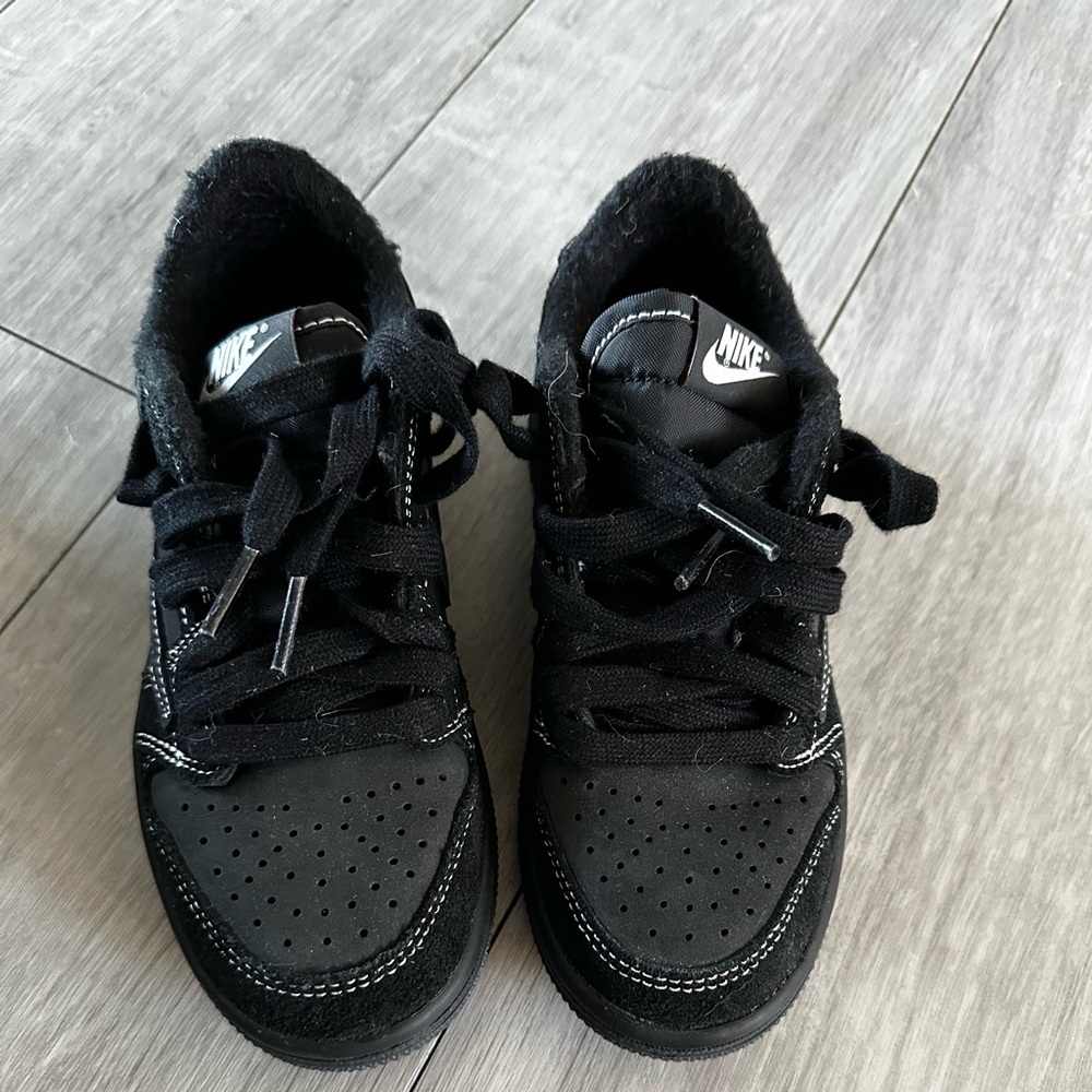 Jordan 1 low Travis scott black on black size 13c